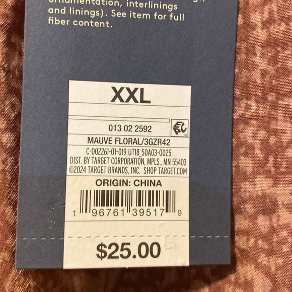 Universal treads size XXL top New With Tags - Picture 4 of 4